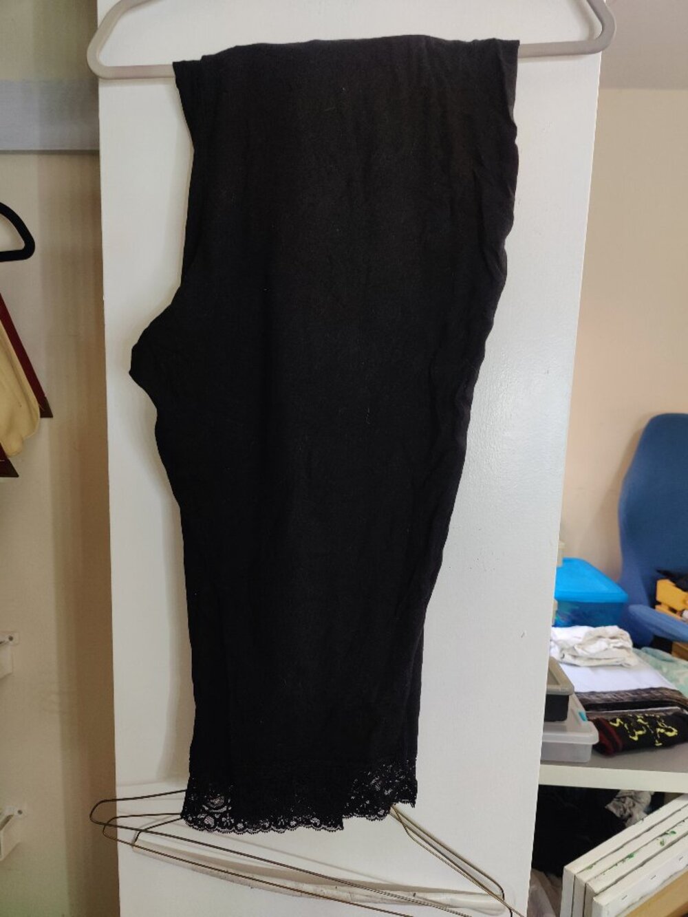 Torrid Capri Pants with lace bottom - 5x